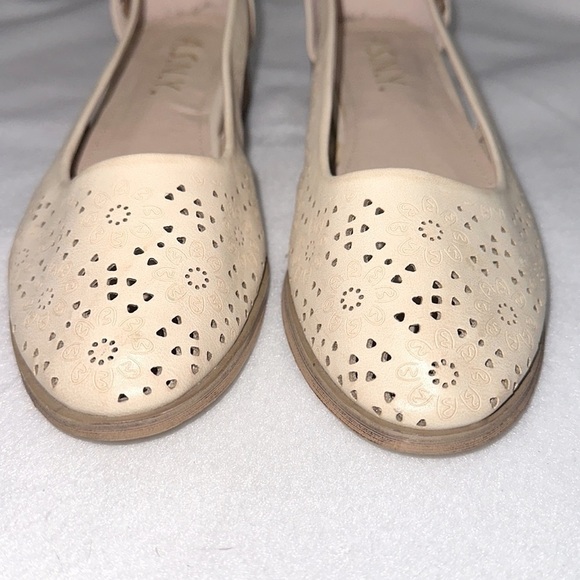 Andrew Stevens Collection Lerane Cream Beige Flat Shoes Sz 8 - Picture 6 of 8